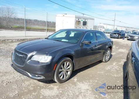 2021 Chrysler 300 Touring L Awd z USA, uszkodzony, nr VIN 2C3CCARG8MH657788